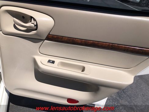 Used 2002 Chevrolet Impala LS w/ Preferred Equipment Group FWD image 19