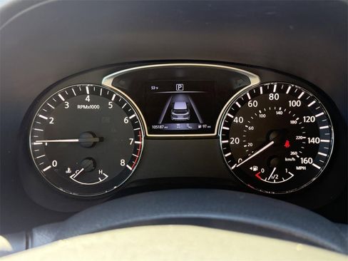 Used 2019 Nissan Pathfinder SV image 19