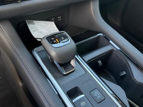 New 2026 Nissan Pathfinder SV image 18