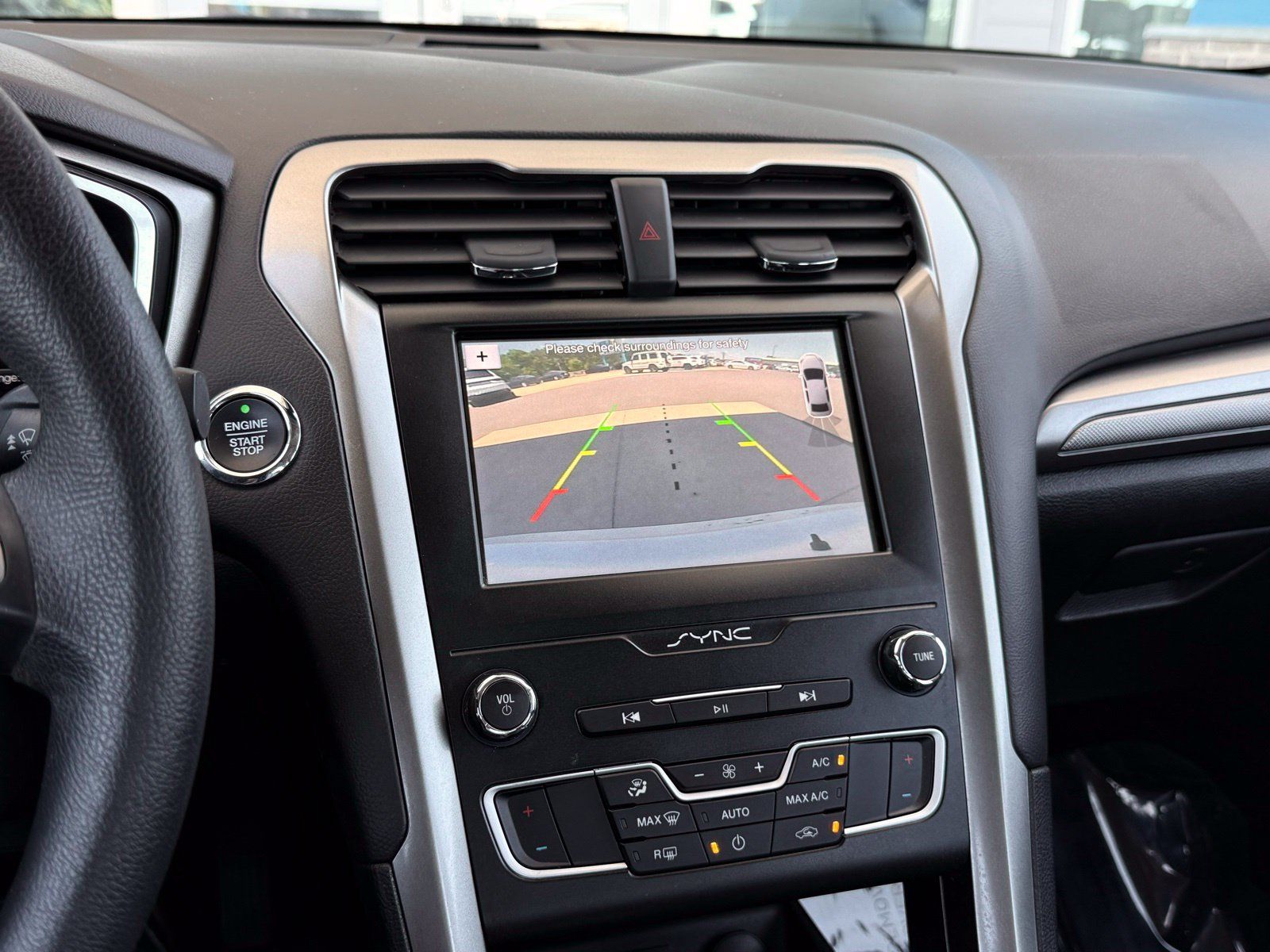 Used 2019 Ford Fusion SE FWD image 36