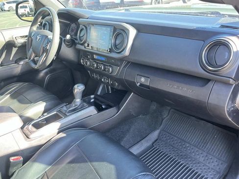 Used 2021 Toyota Tacoma TRD Off-Road w/ Technology Package image 21