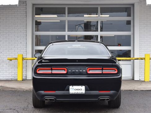 Used 2021 Dodge Challenger SXT w/ Driver Convenience Group image 4