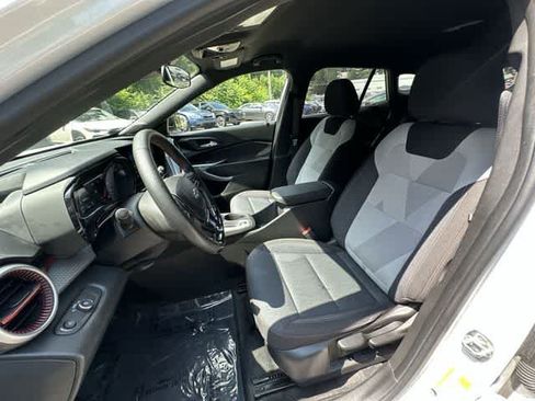 Used 2024 Chevrolet Trax RS w/ Driver Confidence Package FWD image 15