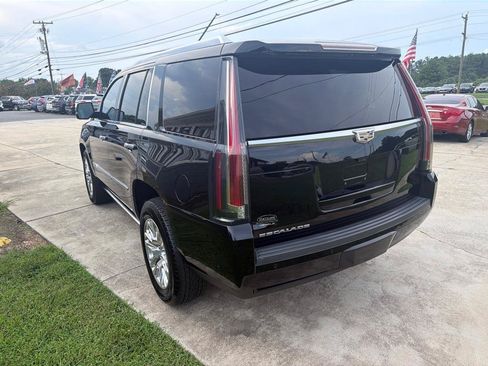 Used 2018 Cadillac Escalade Premium Luxury AWD/4WD image 10