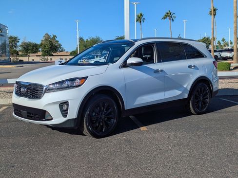 Used 2020 Kia Sorento EX image 2