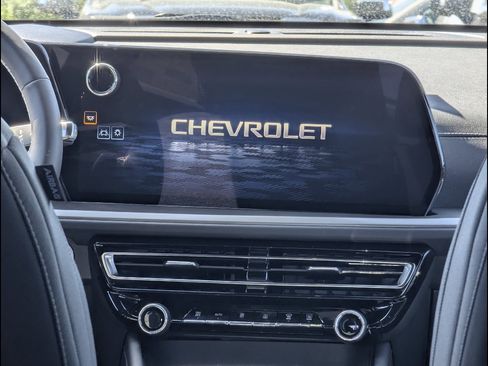 New 2026 Chevrolet Traverse LT w/ Sun and Wheel Package FWD image 24