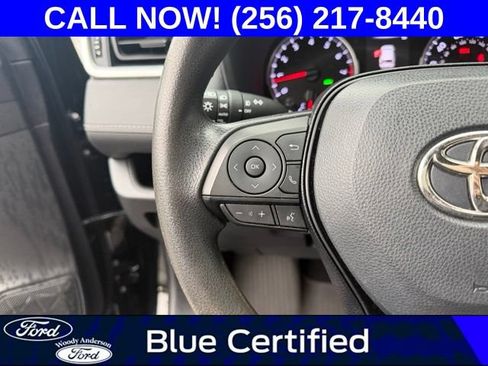 Used 2021 Toyota RAV4 XLE FWD image 9