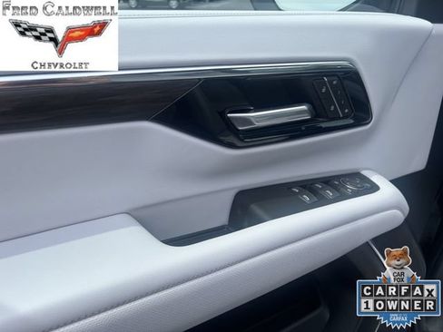 Used 2025 Chevrolet Tahoe Premier AWD/4WD image 28