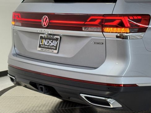 Used 2024 Volkswagen Atlas SEL image 9