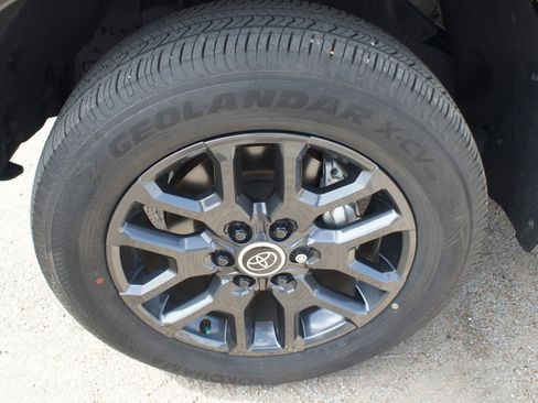 Used 2024 Toyota Tundra Platinum image 26