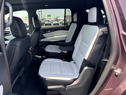 Used 2026 Chevrolet Traverse High Country FWD image 24
