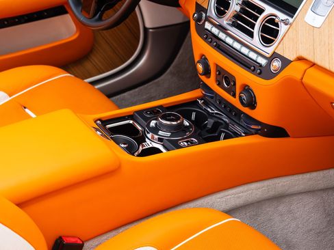 Used 2017 Rolls-Royce Dawn RWD image 81