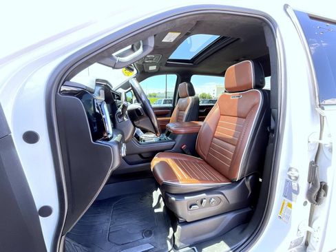 Used 2024 GMC Sierra 3500 Denali Ultimate AWD/4WD image 10