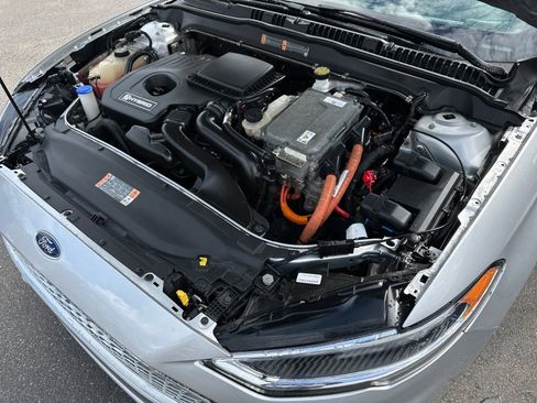 Used 2019 Ford Fusion Titanium FWD image 12