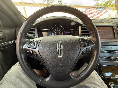 Used 2013 Lincoln MKS image 9