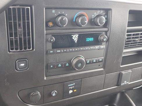 Certified 2024 GMC Savana 2500 Work Van w/ Driver Convenience Package image 3