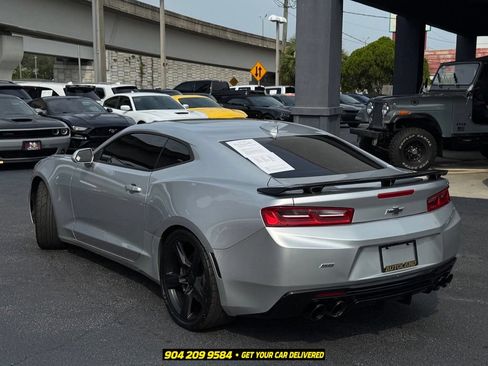 Used 2018 Chevrolet Camaro SS RWD image 5