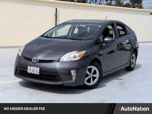 Used 2015 Toyota Prius Two FWD image 1