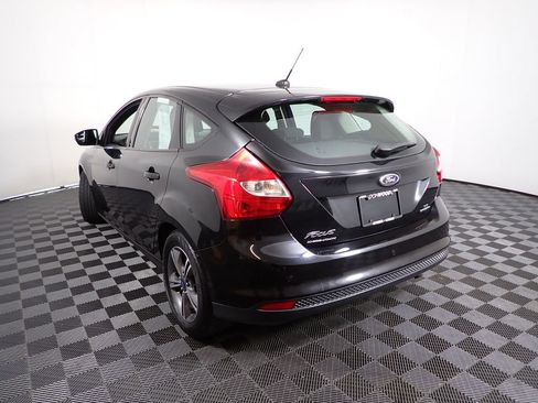 Used 2014 Ford Focus SE w/ SE Sport Package FWD image 12