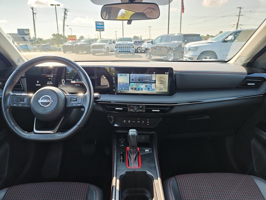 Used 2025 Nissan Kicks SR AWD/4WD image 17