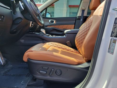 Used 2022 Kia Sorento SX Prestige w/ Rust Color Package AWD/4WD image 16