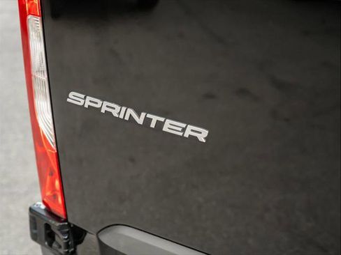 Used 2019 Mercedes-Benz Sprinter 170 image 40