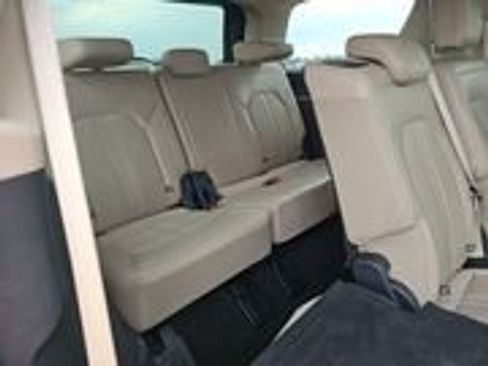 Used 2022 Ford Expedition Limited image 18