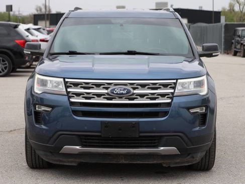 Used 2018 Ford Explorer XLT w/ Equipment Group 202A image 2