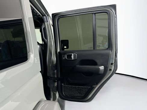 Used 2023 Jeep Wrangler Unlimited Sahara image 30