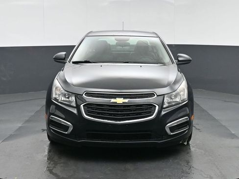 Used 2015 Chevrolet Cruze LT FWD image 2