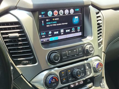 Used 2020 Chevrolet Suburban LT RWD image 32