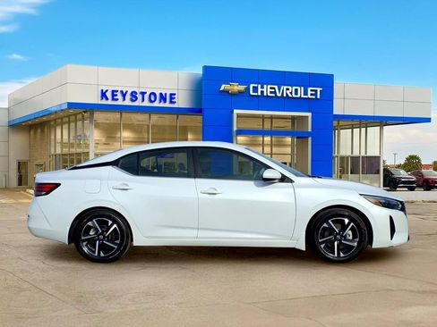 Used 2024 Nissan Sentra SV FWD image 8