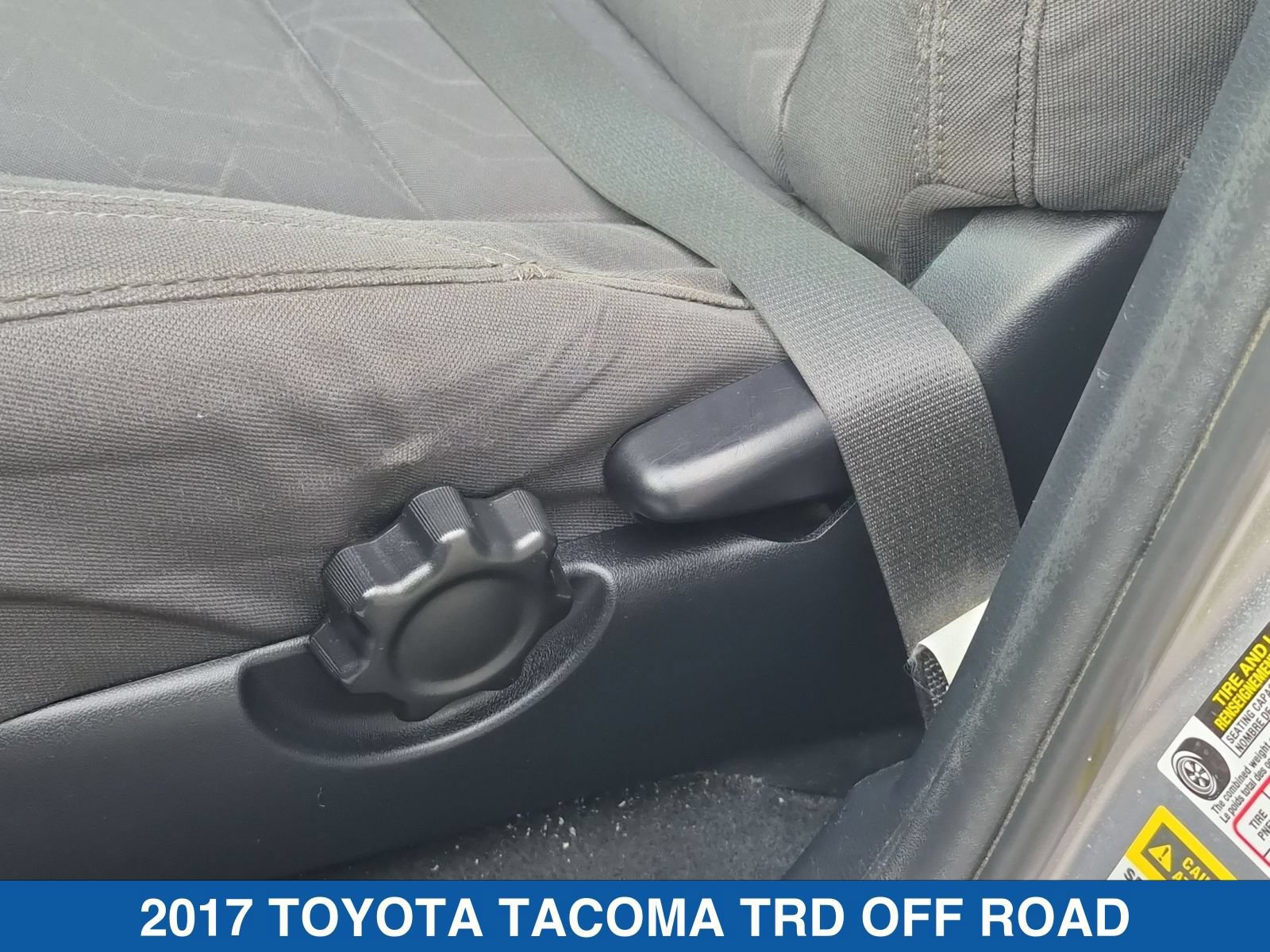 Used 2017 Toyota Tacoma TRD Off-Road AWD/4WD image 27