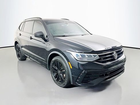 Used 2022 Volkswagen Tiguan SE R-Line FWD image 1