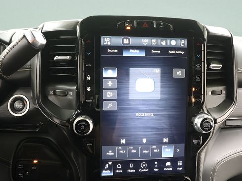 Used 2024 RAM 2500 Limited AWD/4WD image 11