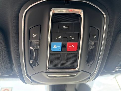 Used 2025 Jeep Grand Cherokee L Limited AWD/4WD image 24