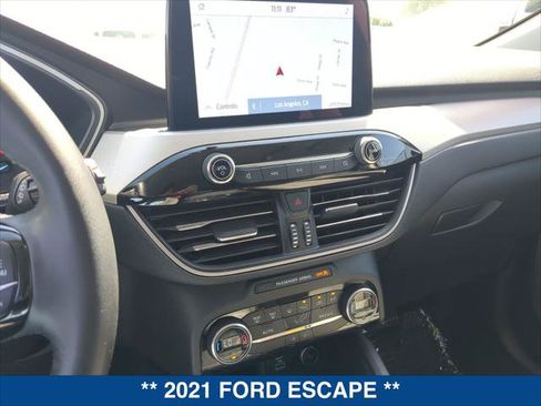 Used 2021 Ford Escape SE FWD image 17