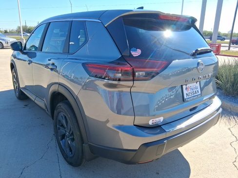 New 2026 Nissan Rogue SV image 4