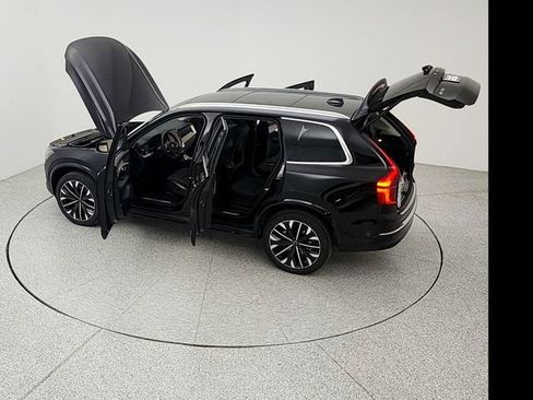 New 2026 Volvo XC90 B6 Plus w/ Protection Package image 40