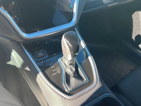 Used 2022 Subaru Outback Premium image 10