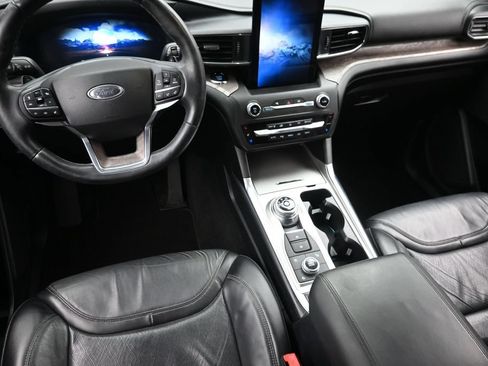 Used 2020 Ford Explorer Platinum w/ Premium Technology Package AWD/4WD image 17