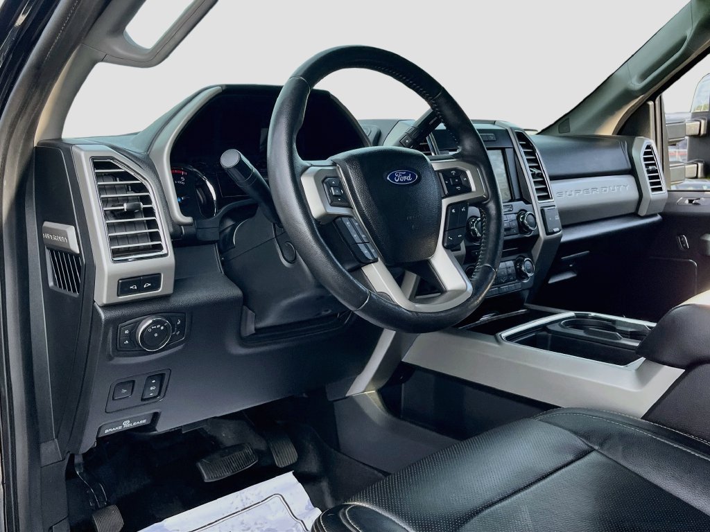 Used 2017 Ford F250 Lariat w/ Lariat Ultimate Package AWD/4WD image 9