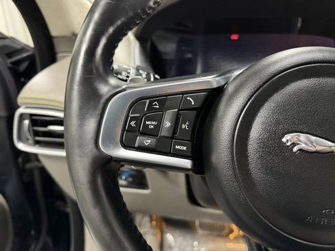 Used 2020 Jaguar F-PACE R-Sport image 19