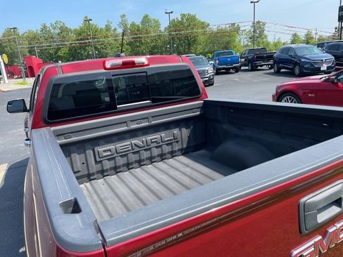 Used 2019 GMC Canyon Denali image 7
