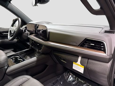 New 2026 Chevrolet Tahoe High Country AWD/4WD image 35