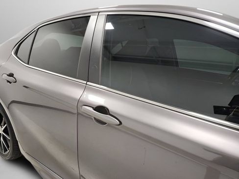 Used 2023 Toyota Camry SE FWD image 11