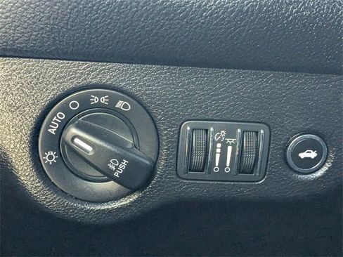 Used 2021 Dodge Challenger GT image 25