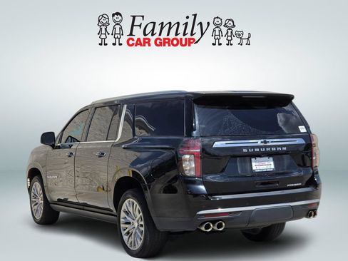 Used 2023 Chevrolet Suburban Premier w/ Premium Package RWD image 3