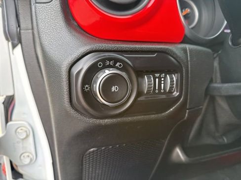 Used 2018 Jeep Wrangler Unlimited Sport image 22