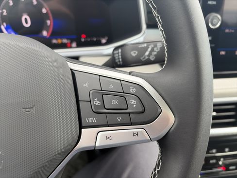 New 2026 Volkswagen Taos SE image 24